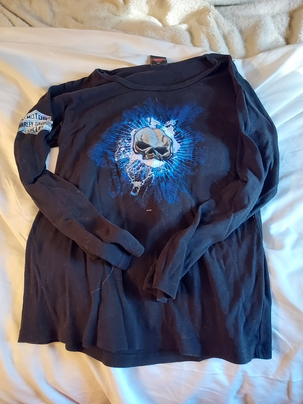 Harley-Davidson Black Long-Sleeve Tee with Blue Skull Graphic